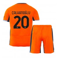 Camisa de Futebol Inter Milan Hakan Calhanoglu #20 Equipamento Alternativo Infantil 2023-24 Manga Curta (+ Calças curtas)